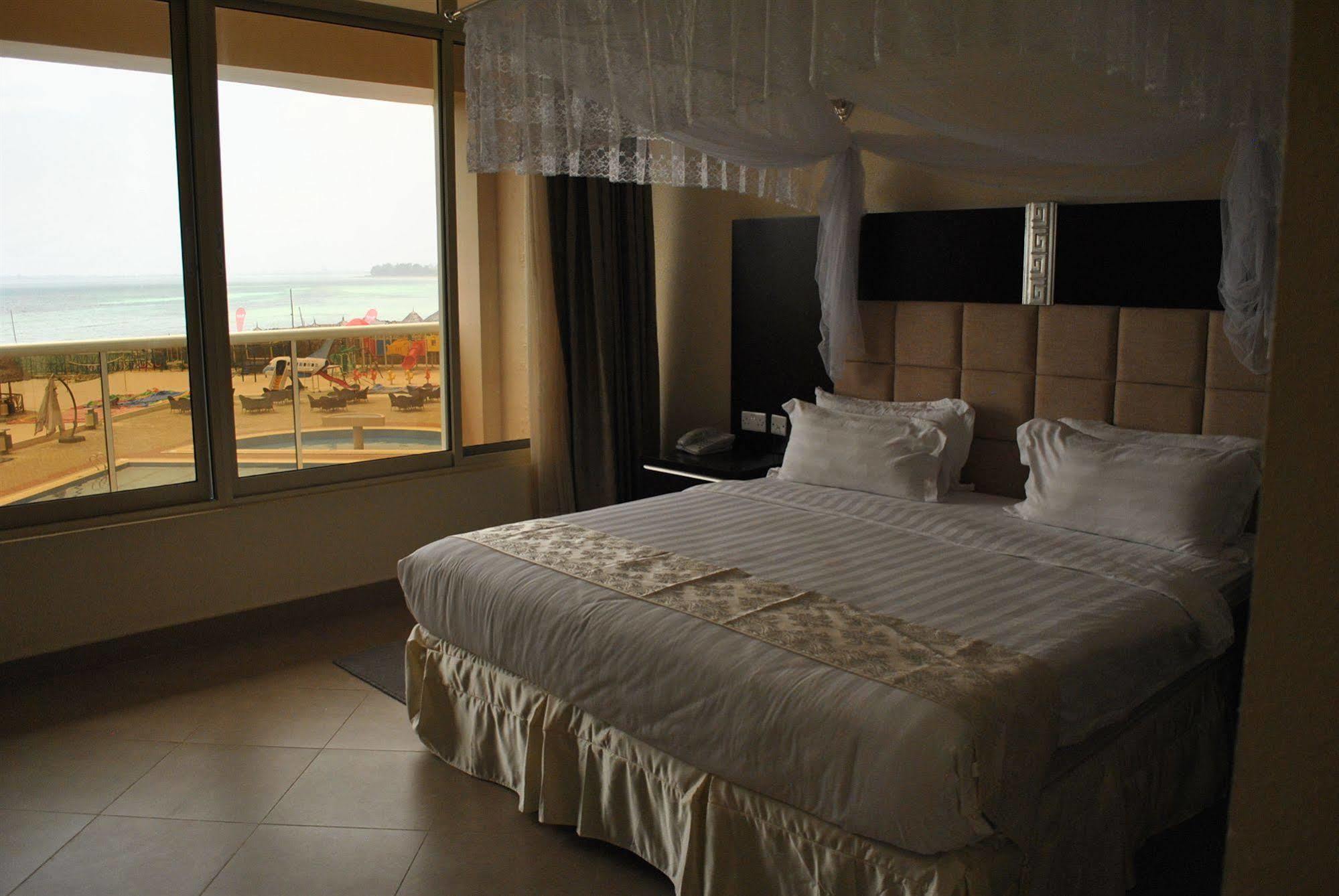 Landmark Mbezi Beach Resort Dár Al-Szalám Kültér fotó